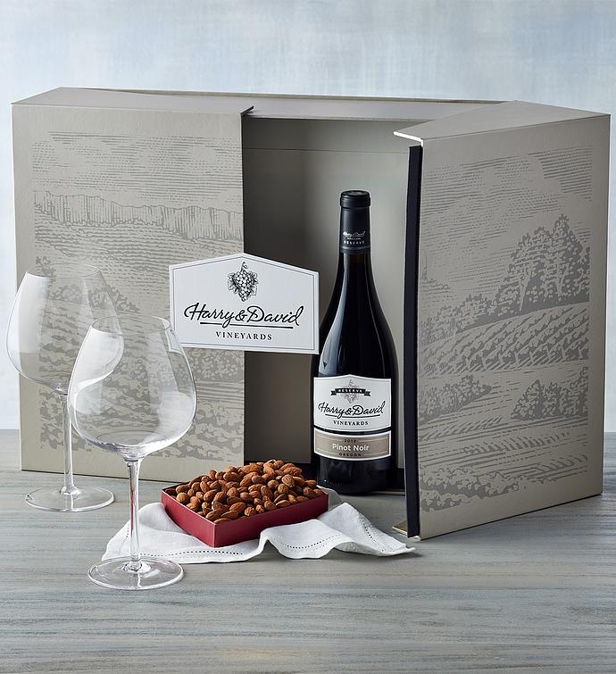 Reserve Pinot Noir with Glasses Gift Set